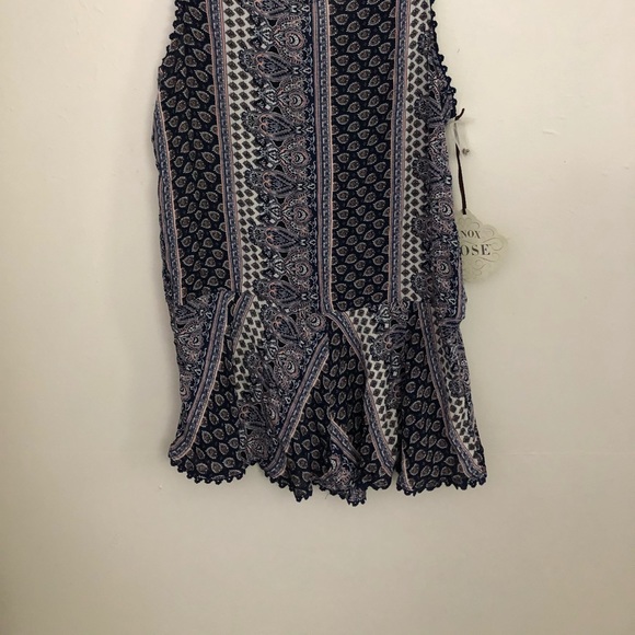 Top - Picture 2 of 4